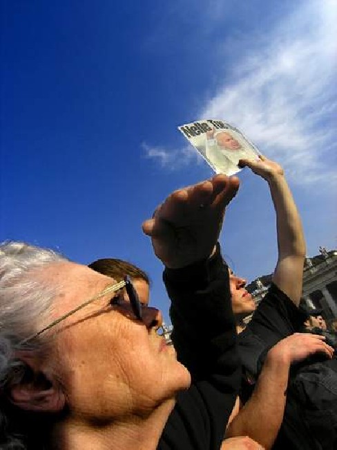 Mourning the Pope 2