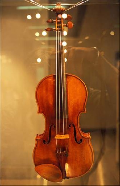 Stradivarius' Heirs